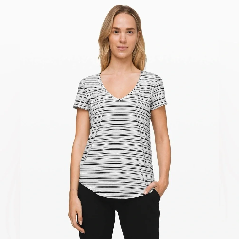 Lululemon Love Tee V in Cut Back Stripe White Black Size 8 / 10